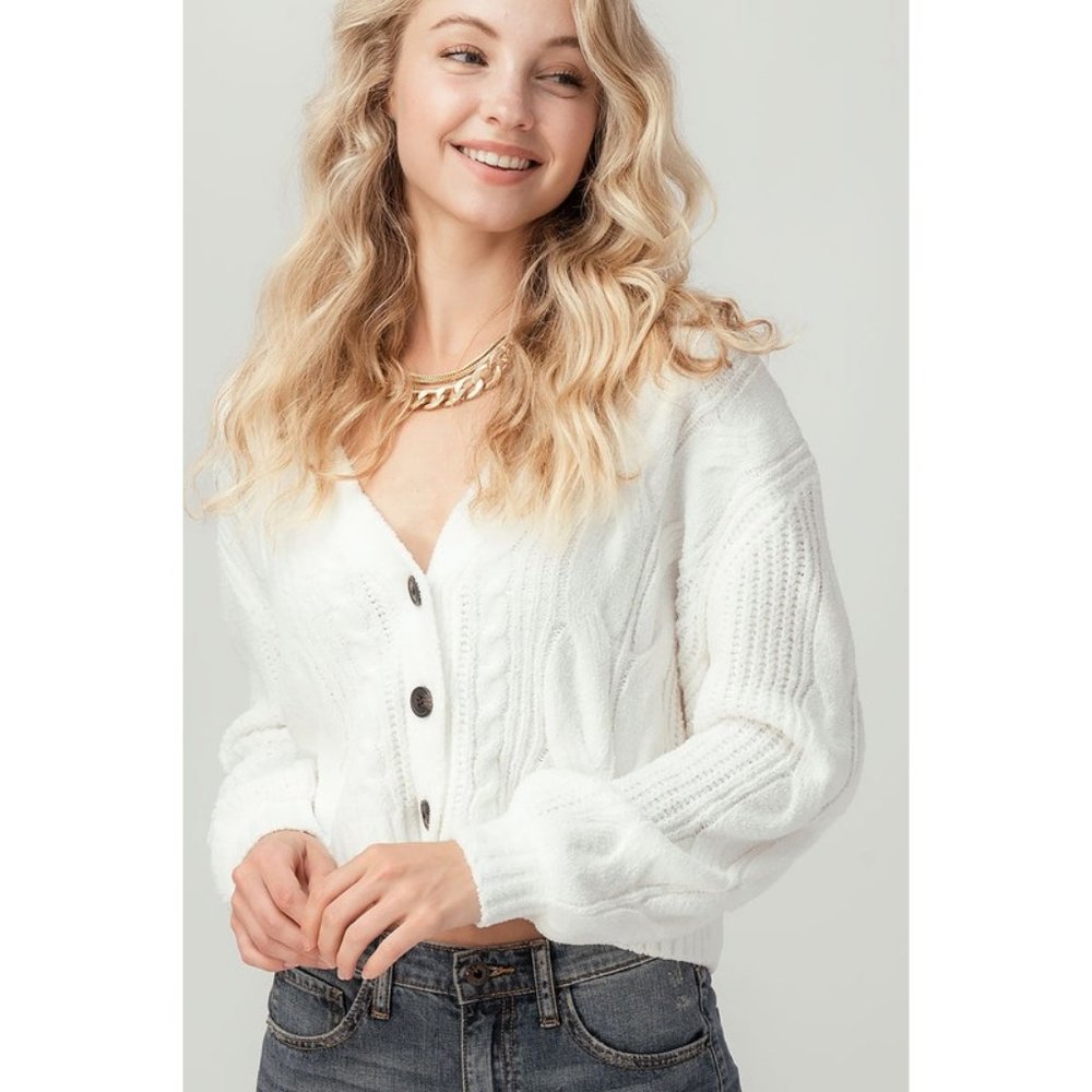 NEW  Super Soft Cable V neck Cropped Knit Chenille Sweater Cardigan White - Picture 4 of 10